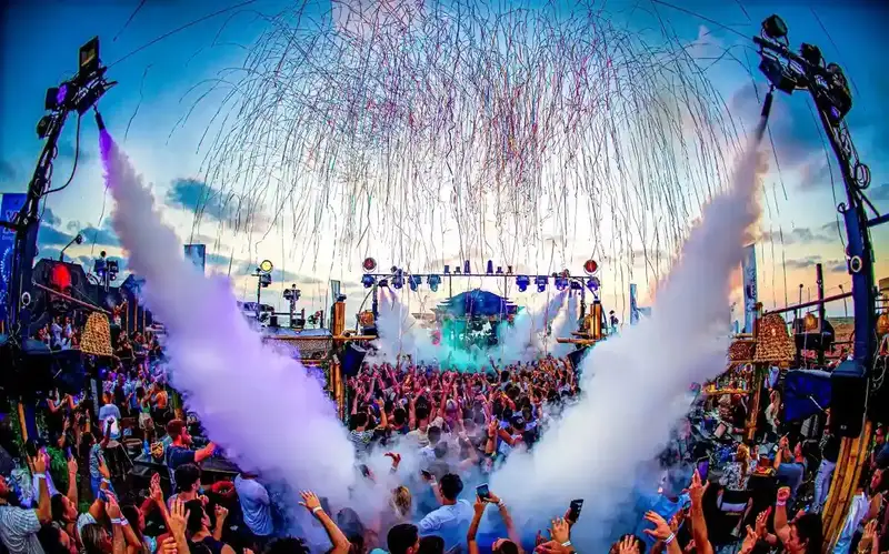 THURSDAY MOON | MAINSTREAM | 30.07