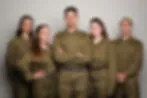 המחזה: אהבה מעבר לשחקים