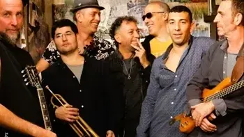 חגיגה יוונית | מופע של להקת יאמאס