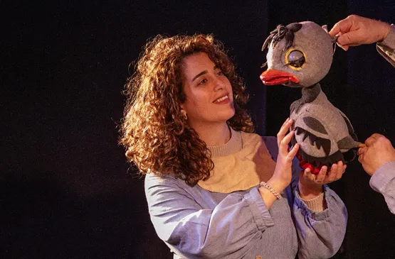 הברווזון המכוער - הצגה בערבית