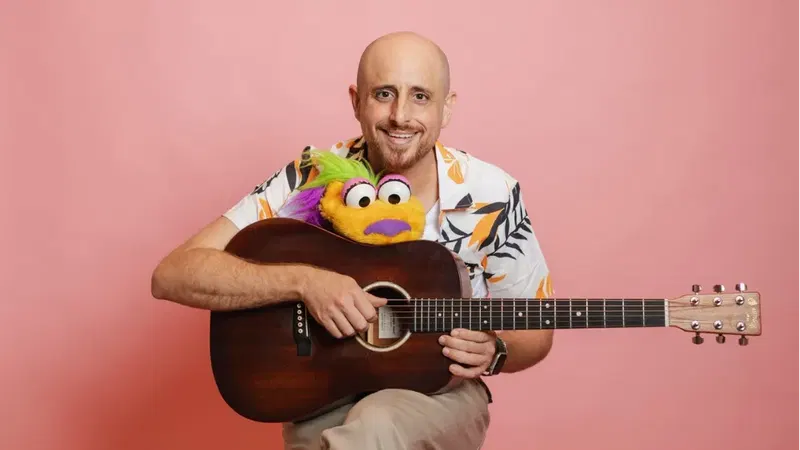 יואב מפוחית וגיטרה