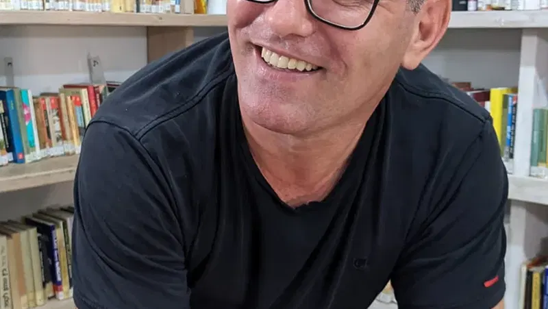 מפגש ספרותי עם ד״ר אריק גלסנר