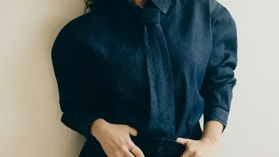 נעם חורב מארח את נועה קולר-" בארבע עיניים "