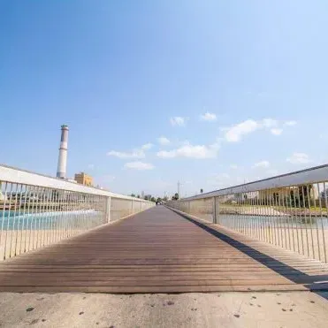סודות על שפת הים – סיור מגן העצמאות לנמל תל־אביב