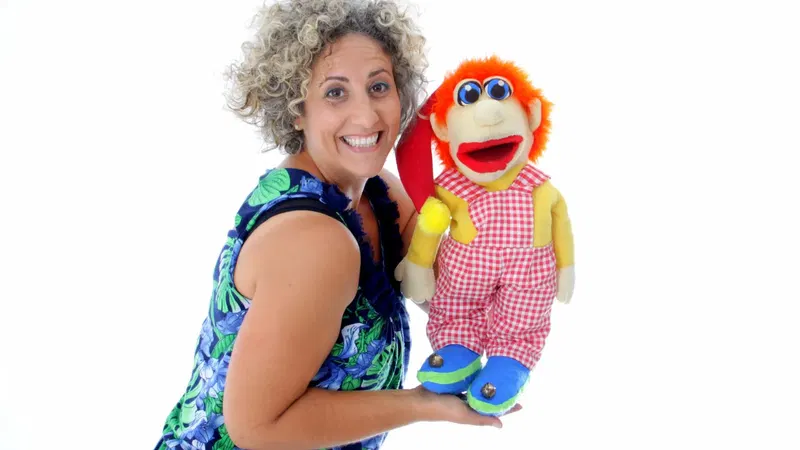 הצגה לקטנטנים חומי הכלכלב