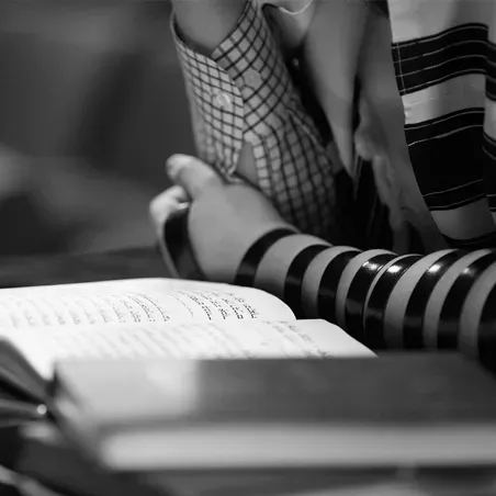 תפילות, שופר ורימונים: סדנת צילום לקראת ראש השנה בבני ברק