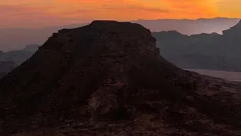 טיול שקיעה בפארק תמנע לאזור הקשתות