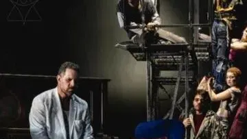 מישהו לרוץ איתו - תיאטרון גשר