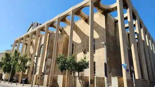 קודש וחול, אדריכלות ורכילות בבתי הכנסת התל־אביביים