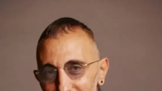 שמעון בוסקילה מארח את ריקי בן ארי