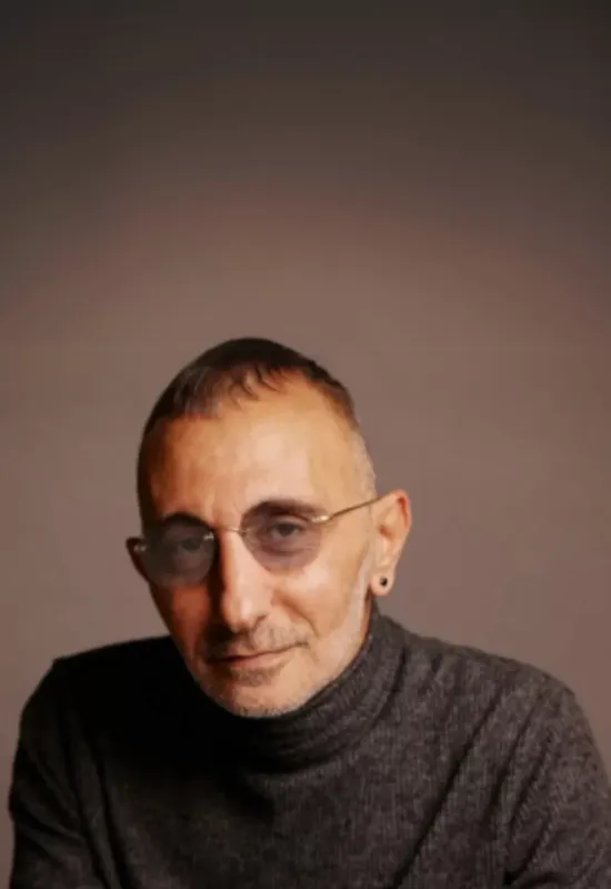 שמעון בוסקילה מארח את ריקי בן ארי
