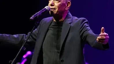 אבנר גדסי - "מנגן ושר"