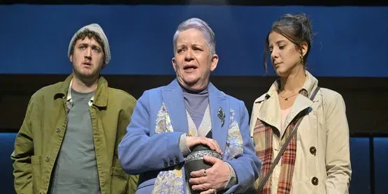 קיר זכוכית, תיאטרון בית ליסין