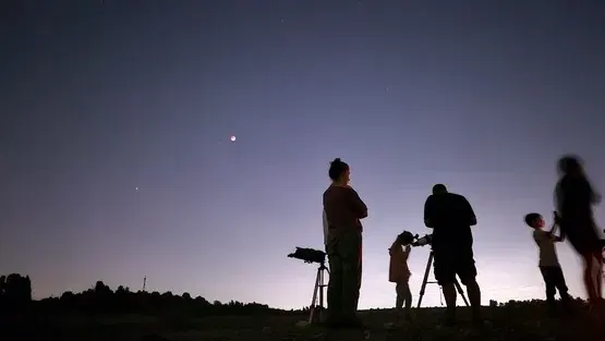 קסם לילי ברמת מנשה - תצפית כוכבים, עששיות ומדורה בטבע
