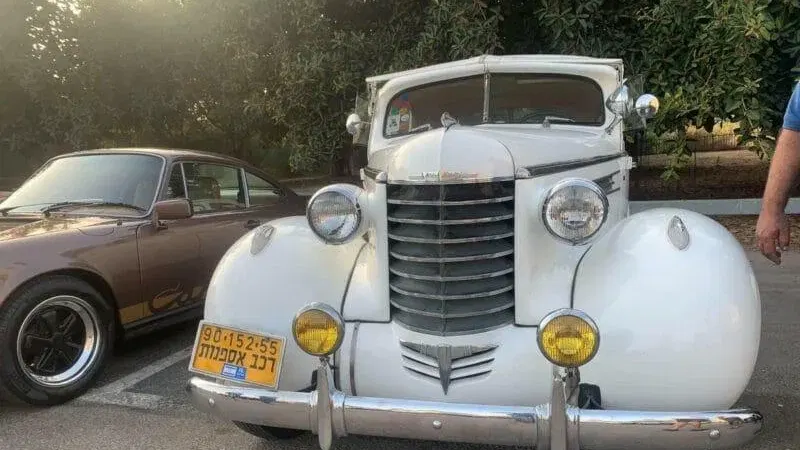 יריד Art & Vintage ותצוגת רכבי אספנות – מועדון ה־5 ב”סוד הפלא הקיבוצי”