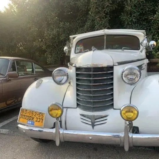 יריד Art & Vintage ותצוגת רכבי אספנות – מועדון ה־5 ב”סוד הפלא הקיבוצי”