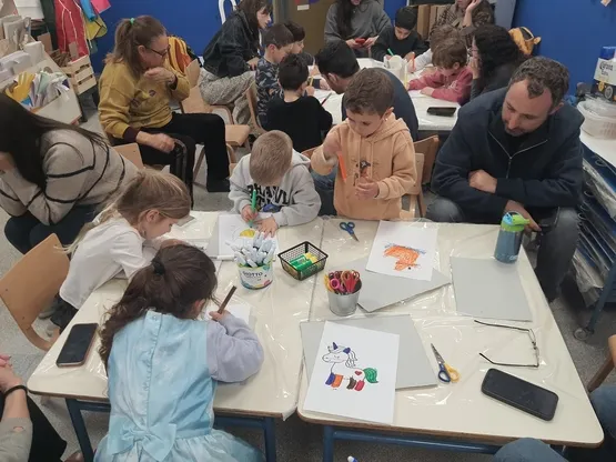 סדנה ליצירת הדפס צבעוני בבית המוזה