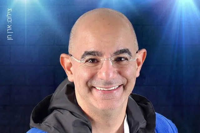 מני עוזרי