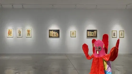 מעבר לעדשה - מבט מקומי: צילום של של גוף ותלבושת, סדנת צילום בתערוכת האדרת