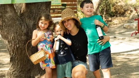 בוצרים ונהנים ביום במשק אופיר אלון הגליל
