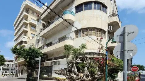 בין ארט דקו למוסכים: סיפורה של שכונת נגה