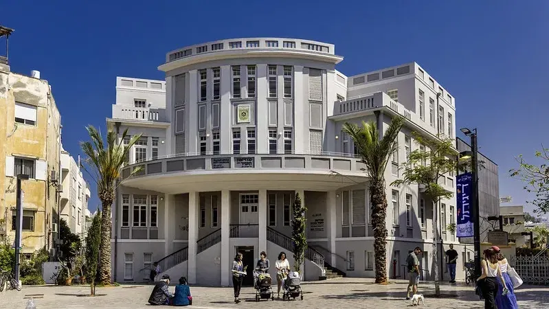 הבית בראש הגבעה - סיור במוזיאון העיר וקפה בעמיתה