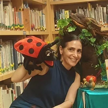 פייב אוקלוק | שעת סיפור באנגלית מיוחד לחודש האישה - בוטל