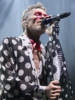 ירמי עושה אלטון ג'ון