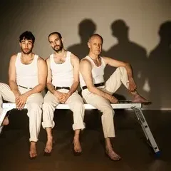 אבהות - תיאטרון תמונע