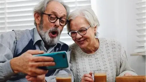 מחוברים לעולם - על שימוש בסמארטפון