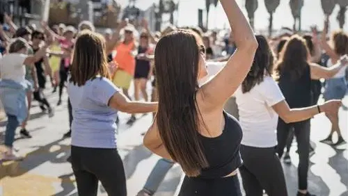 הרקדה שבועית בחוף גורדון