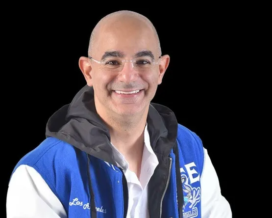 מופע סטנדאפ של מני עוזרי