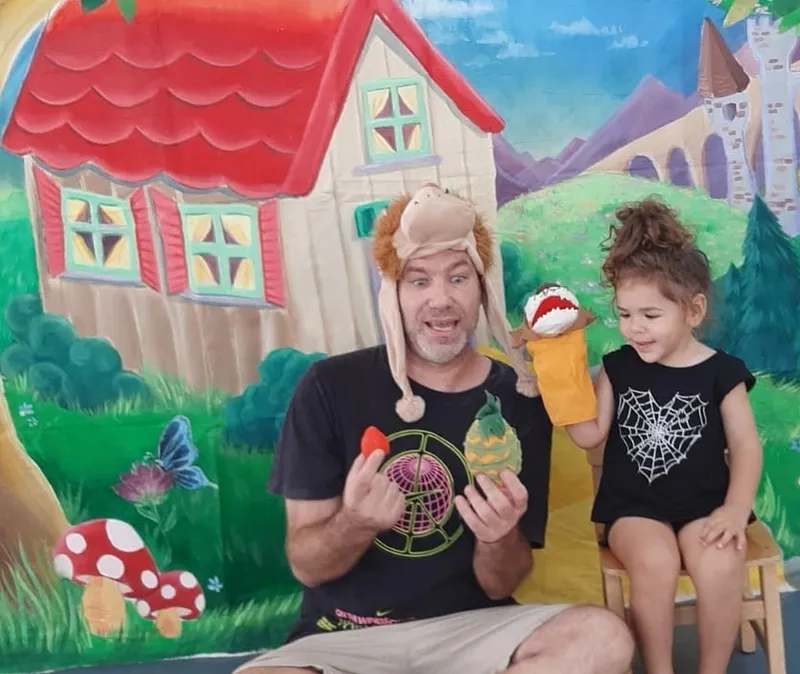שעת סיפור: "האריה שטעם תות" - תאטרון החלומות של אסיק