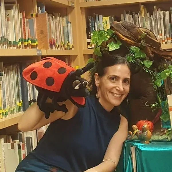 פייב אוקלוק | שעת סיפור באנגלית