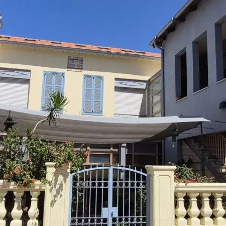 מהתחנה הראשונה לשכונה הראשונה- סיור ממתחם התחנה לנווה צדק