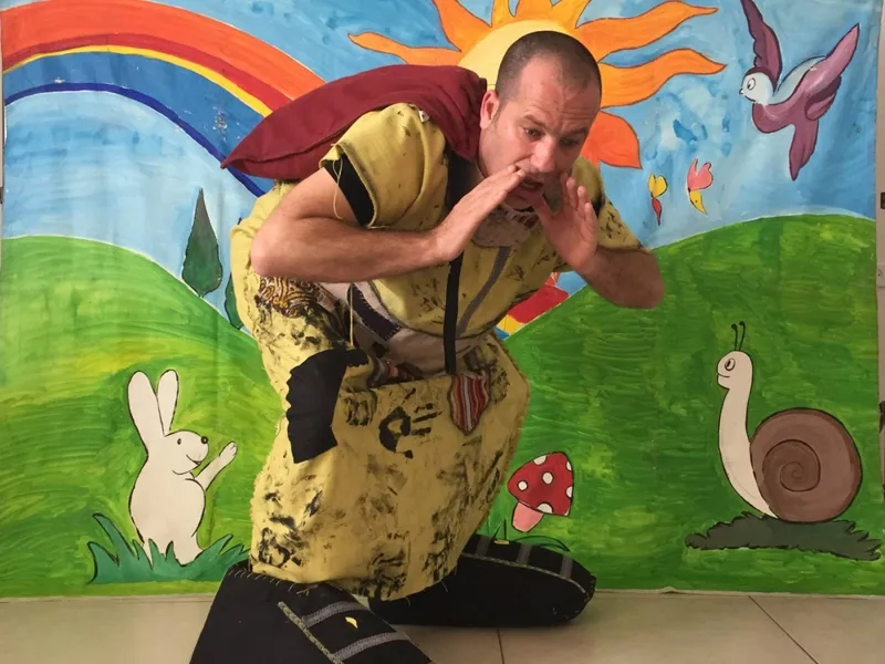 ״מוכר הכובעים״
