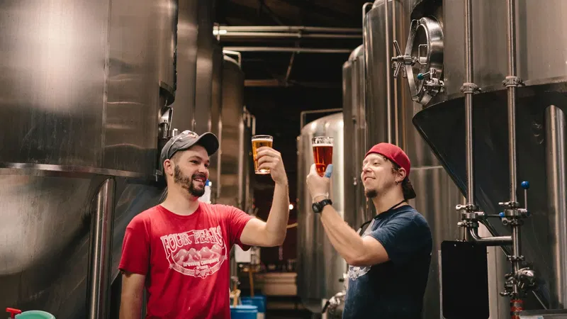 בירה ביתית ומבשלת בוטיק: סדנה להכנת בירה ביתית + סיור