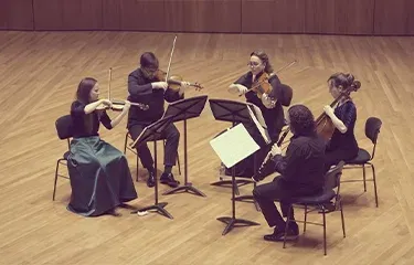 קונצרט פתיחת עונה - ברהמס ודבוז'ק בשיאם | נגני הפילהרמונית הישראלית