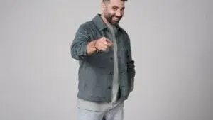 חן מזרחי במופע סטנדאפ