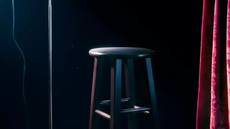 צח רוקח במופע סטנדאפ