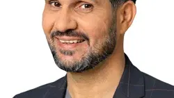 שלומי קוריאט במופע סטנדאפ