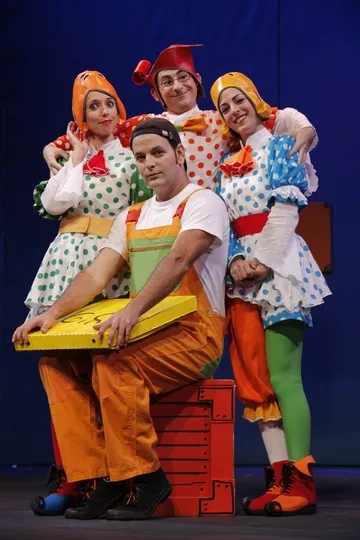 מחסן השטוזים של בתיה