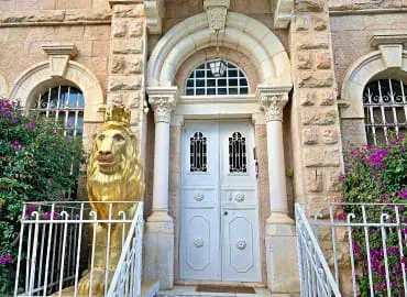 על סודות וארמונות: סיור בשכונת טלביה