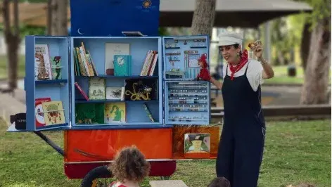 הכרכרה- ספרייה על גלגלים מגיל שלוש