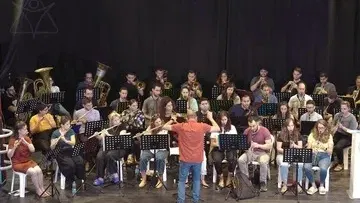תזמורות בהיכל - סימפוניק בנד רחובות מארחת את דפנה ארמוני