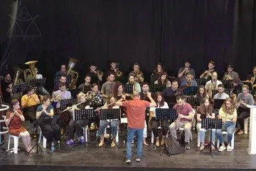 תזמורות בהיכל - סימפוניק בנד רחובות מארחת את דפנה ארמוני