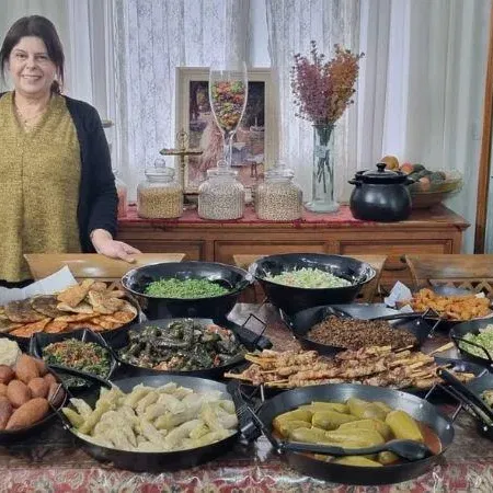 ארוחת צהריים דרוזית אותנטית וסיפור האישי של המבשלת הביתית אסיה חלבי דאהר