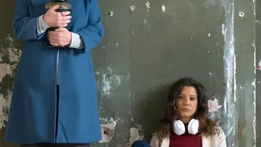 קיר זכוכית
