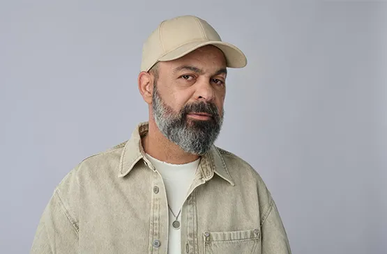 עמיר בניון מגיע ליקנעם