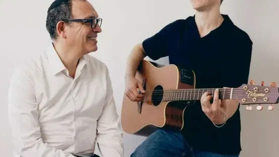 שיר סיפור - הרב שי פירון והיוצר לי בירן בערב מרתק